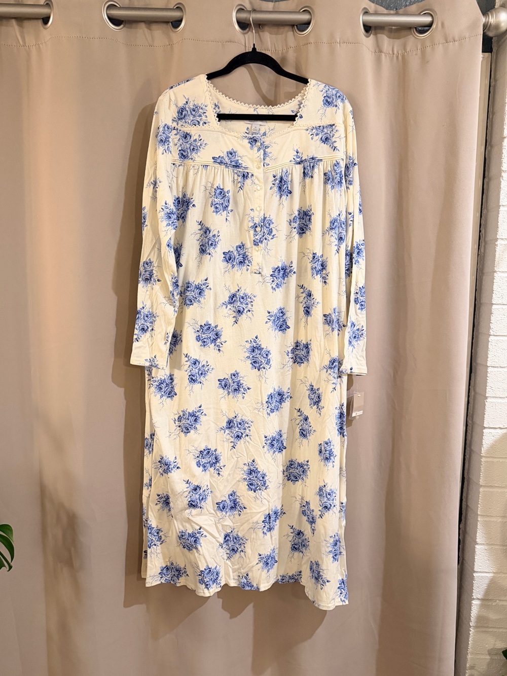 Croft & barrow Cream Nightgown with Blue Floral Print — Long Sleeve